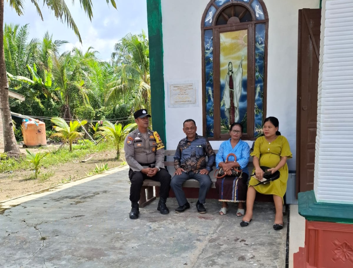 Polisi Sambangi Gereja di Rohil, Sampaikan Pesan Kamtibmas ke Jemaat