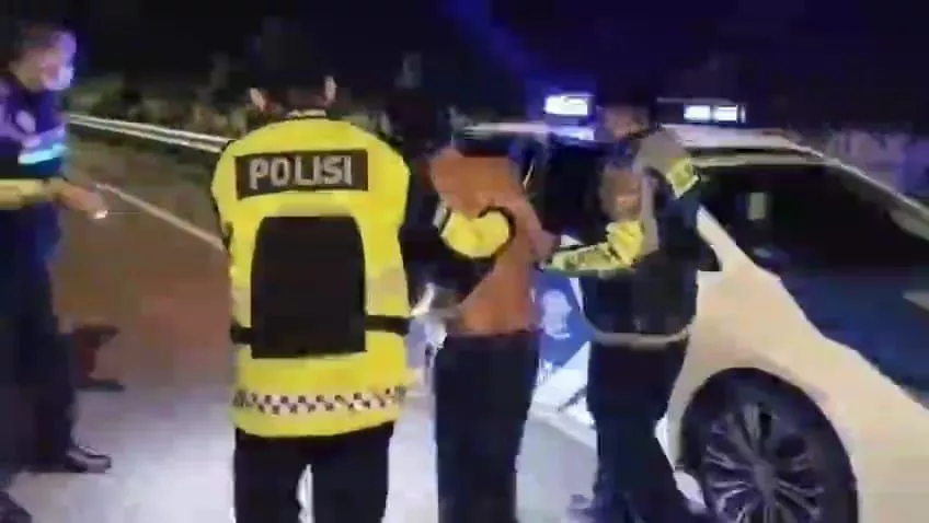 Aksi Kemanusiaan Polisi Evakuasi Sopir Sakit di Tol Pekanbaru-Dumai