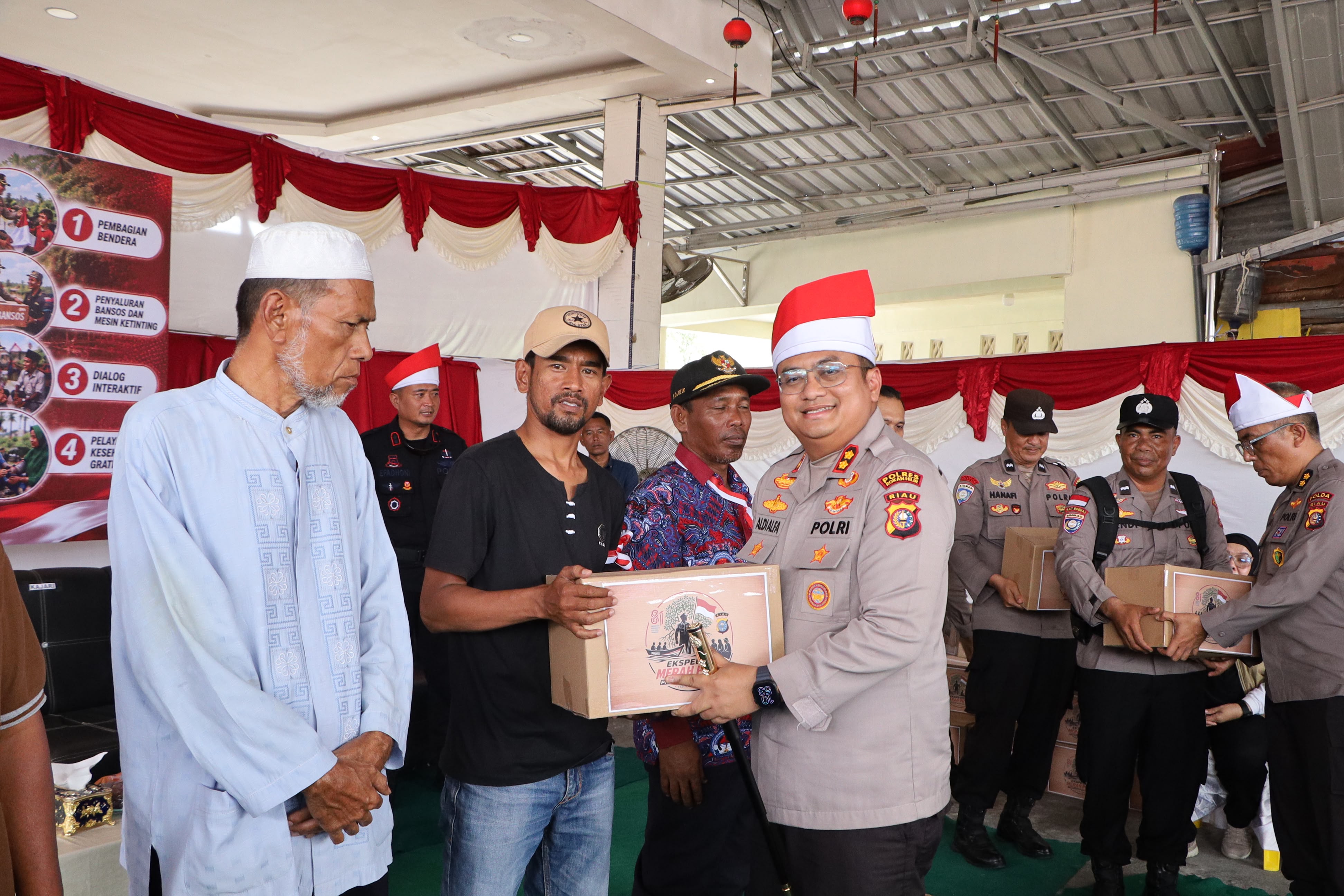 Ekspedisi Merah Putih Presisi Polda Riau Hadir di Panipahan Rohil, Salurkan Bantuan dan Tanam Mangrove