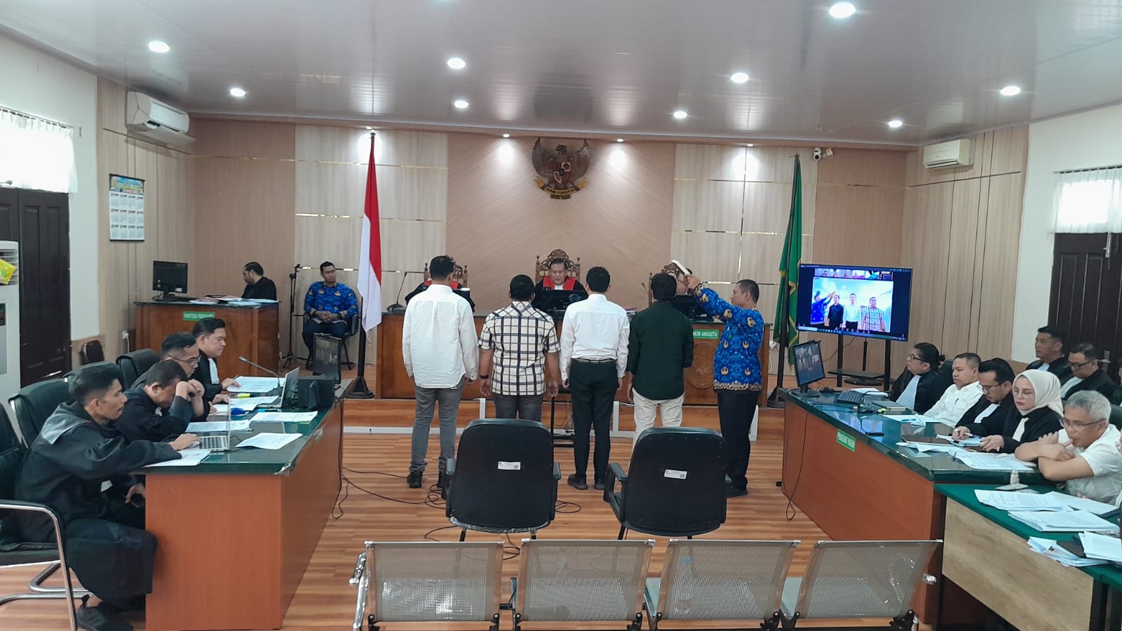 Iwan Pansa Dihadirkan di Sidang Korupsi Abdul Wahid