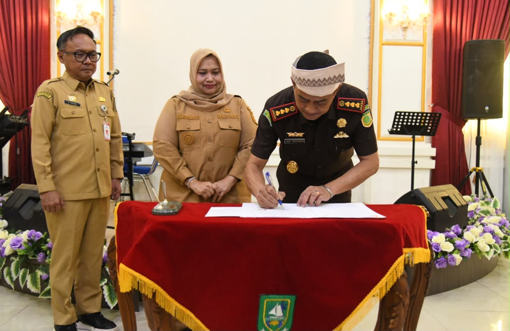 Pemkab Bengkalis Serahkan Aset Rp21,5 Miliar ke Kejari, Dukung Penguatan Pelayanan Hukum