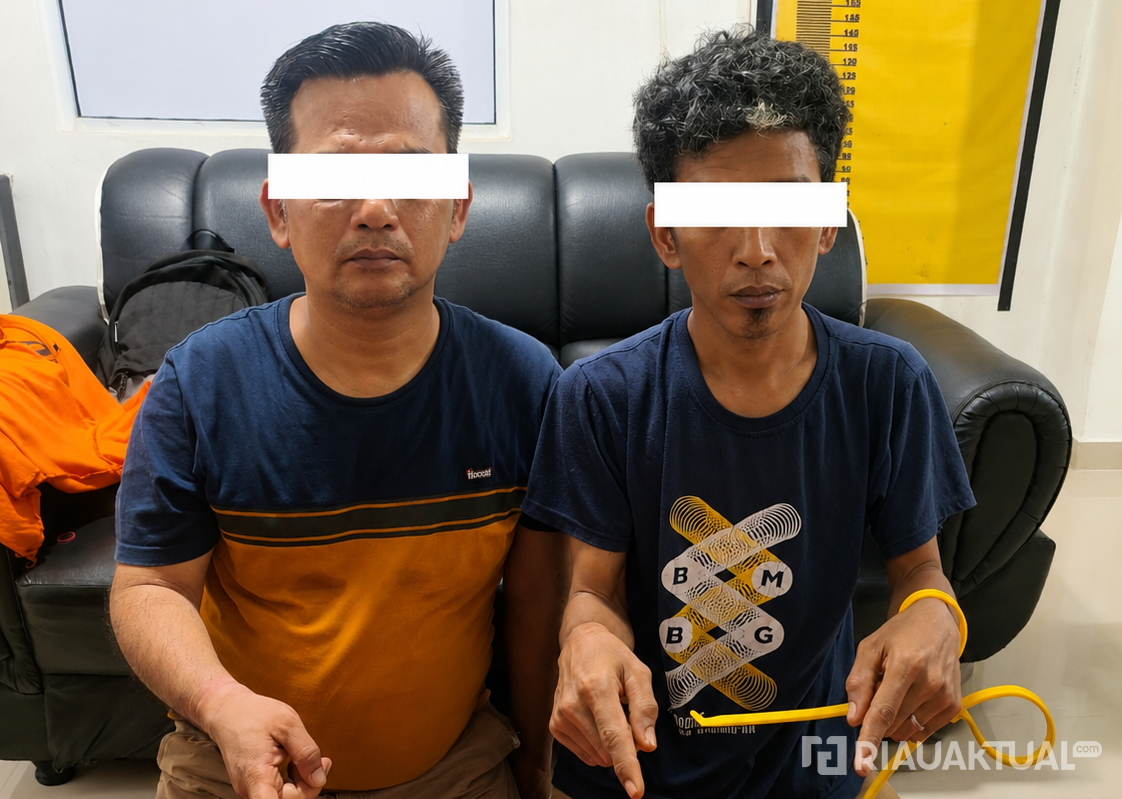 Digerebek Tengah Malam, Dua Pengedar Sabu di Air Jamban Ditangkap