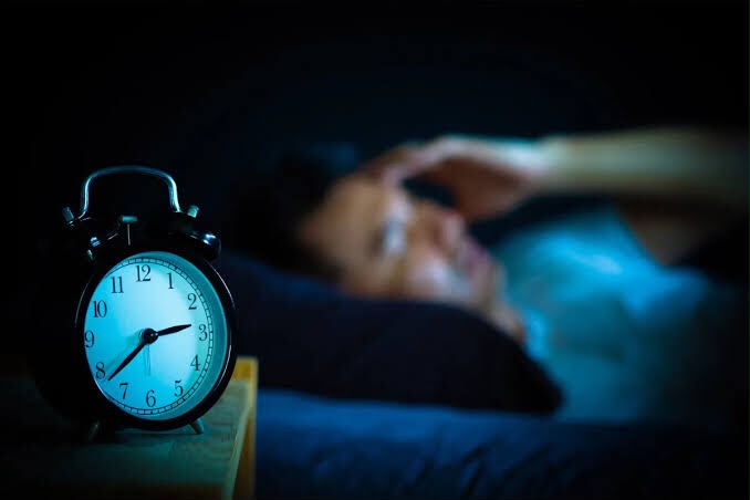 Kenapa Terbangun Dini Hari Sulit Tidur Lagi? Ini Penjelasan Pakar