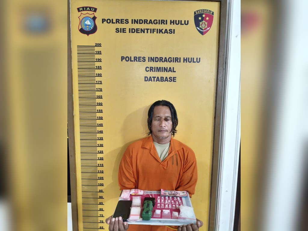 Sedang Makan, Pria di Inhu Digerebek Polisi dan Amankan 24 Paket Sabu di Rumah