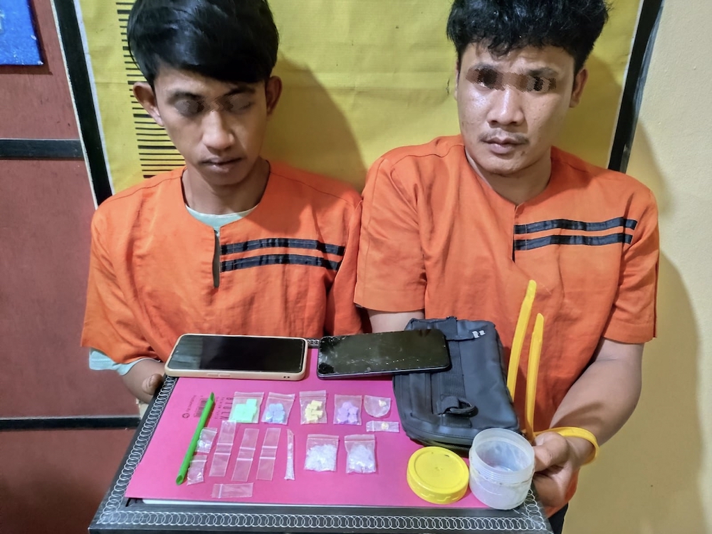 Gerebek Kontrakan di Rengat Barat, Polisi Ringkus 2 Pengedar Sabu-Ekstasi