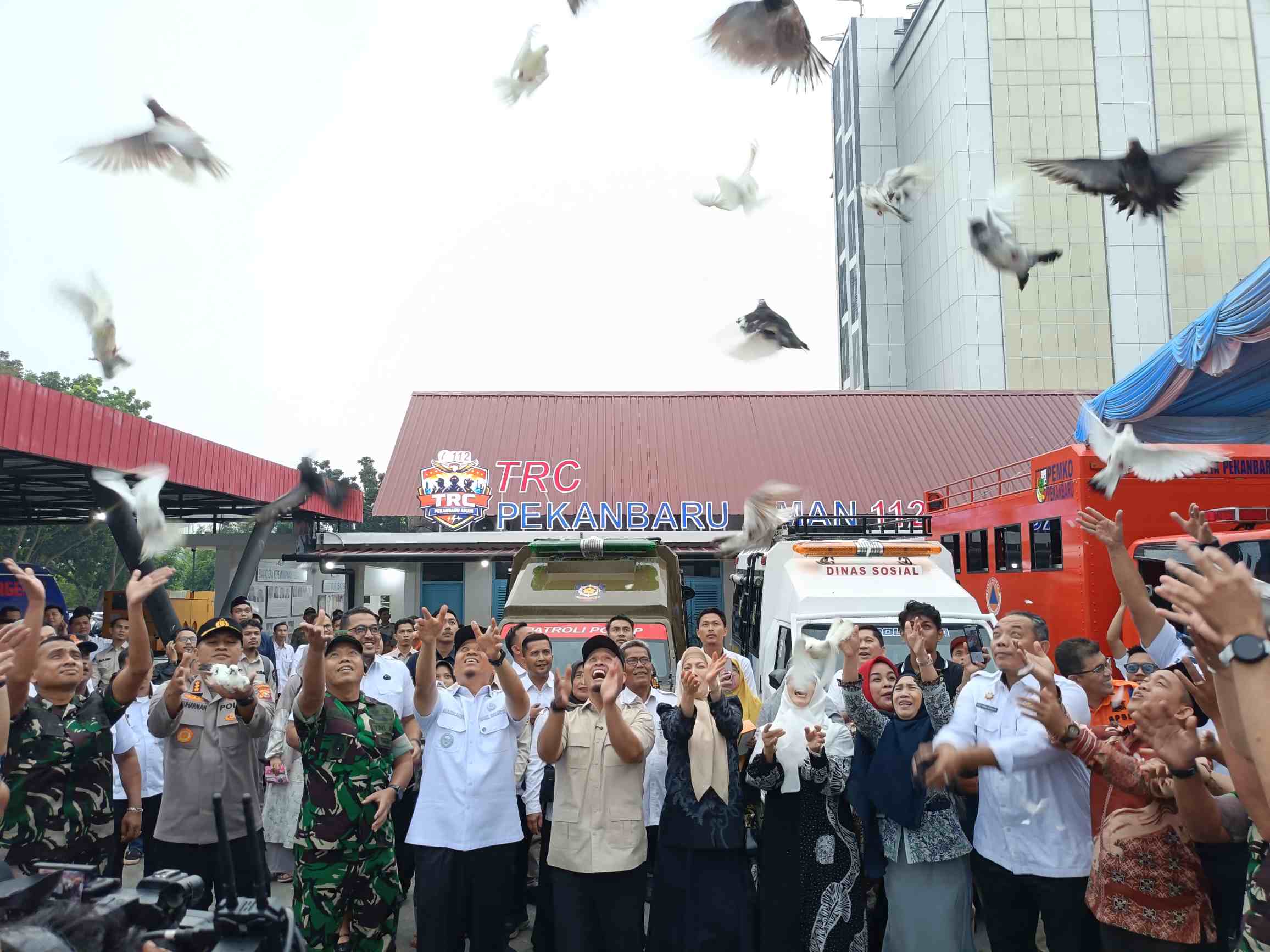 Wako Agung Resmikan TRC 112, Layanan Satu Atap Jawab Persoalan Warga Pekanbaru 