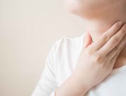 Penyebab Tenggorokan Kering Meski Sering Minum Air Putih