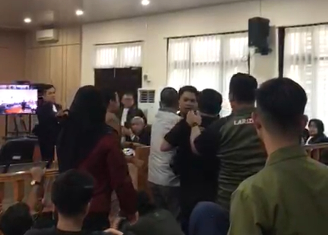 Sidang Abdul Wahid Memanas, PH Dani M Nursalam dan Asri Auzar Nyaris Baku Hantam