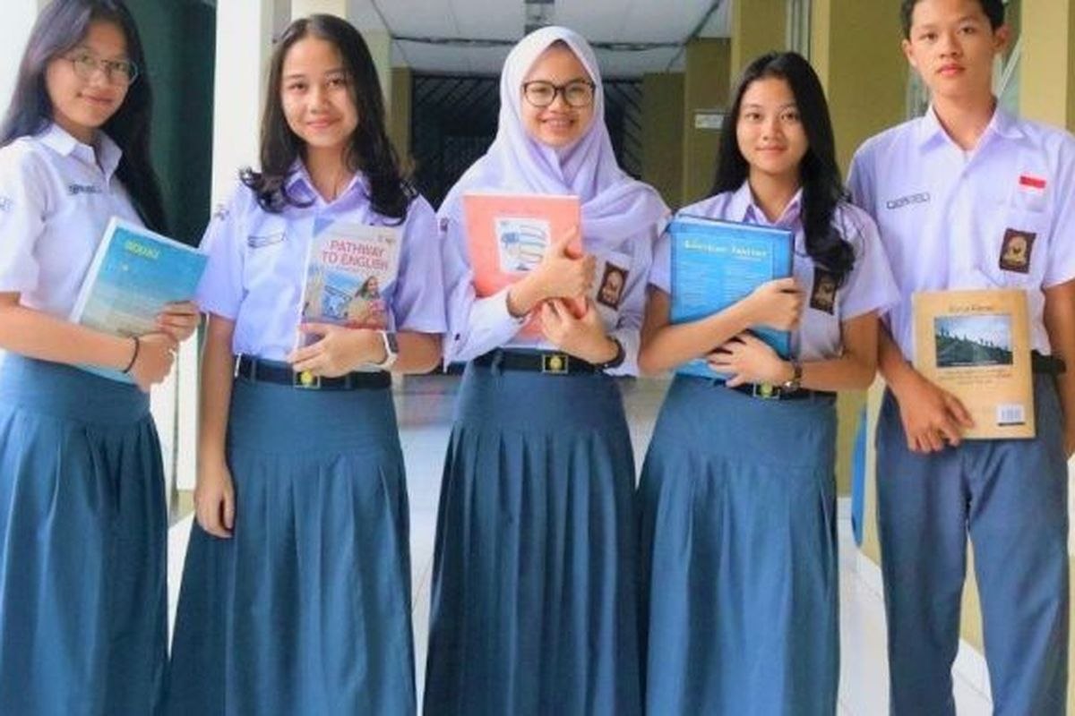 Sebanyak 70.616 Calon Siswa Diterima di SMA/SMK Negeri