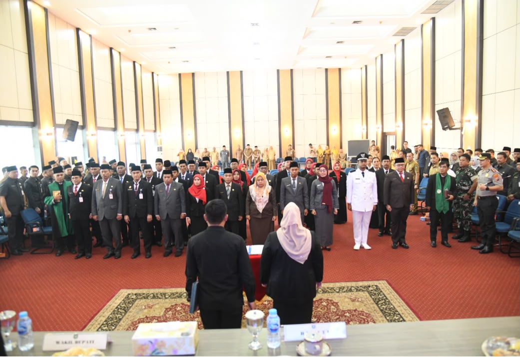 Bupati Kasmarni Lantik Tiga Pejabat Eselon II, Tekankan Birokrasi Bengkalis Harus Berorientasi Hasil