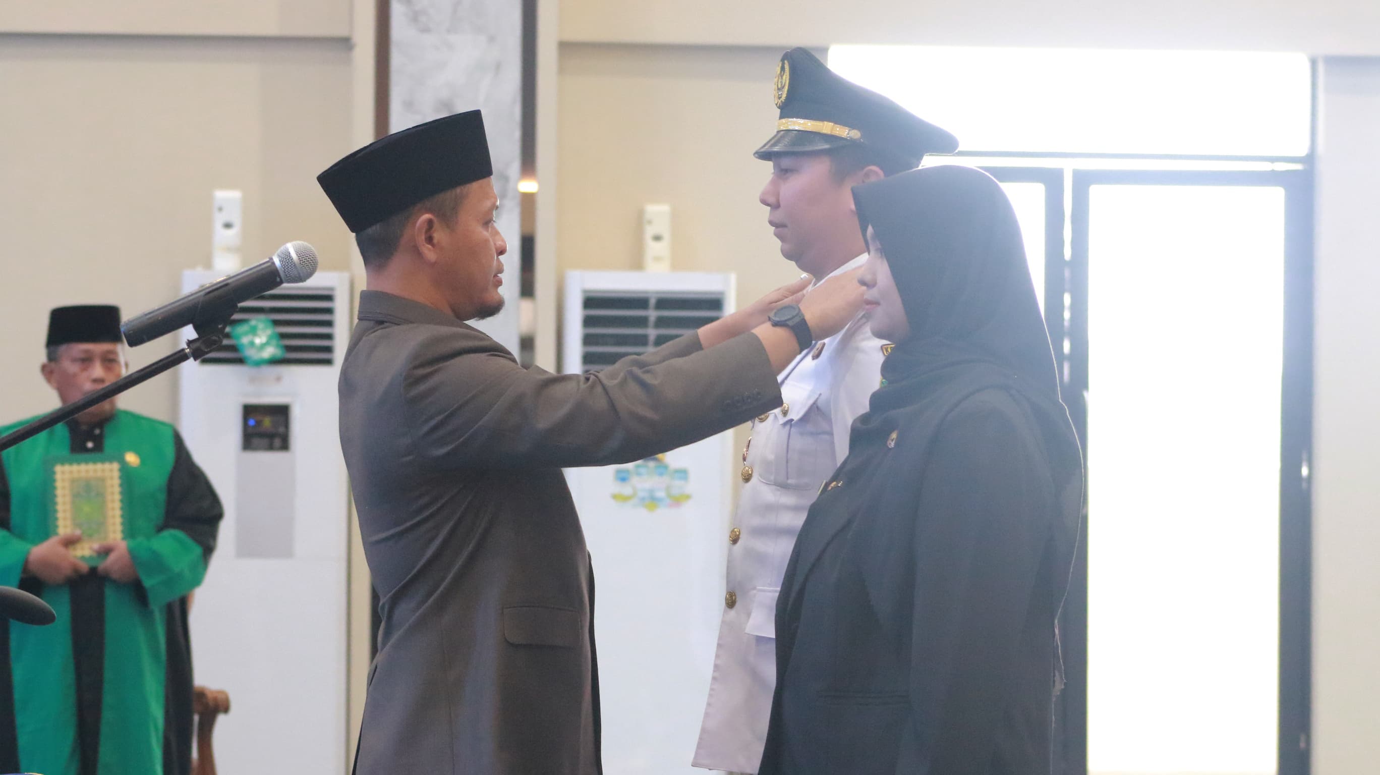 Wako Agung Tekankan Lurah di Pekanbaru Harus Dekat dan Bantu Persoalan Warga