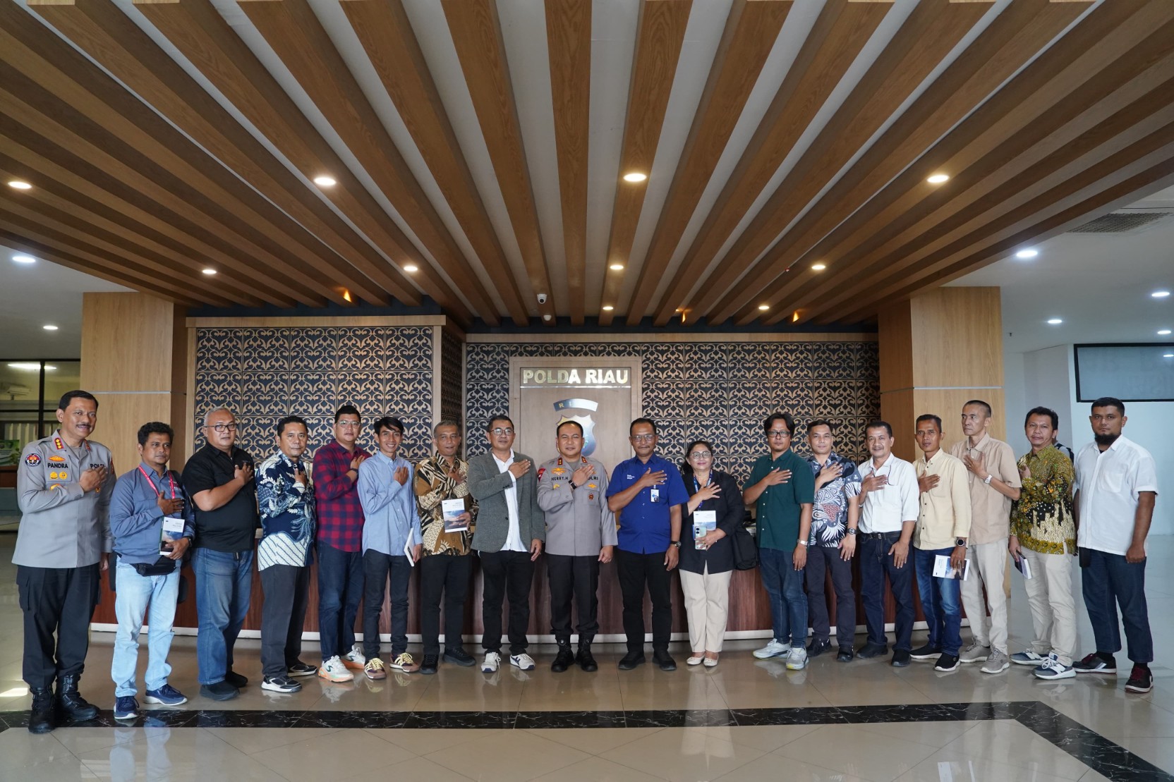 Kapolda Riau Siapkan Komik Edukasi Lingkungan untuk Anak Usia Dini dan Dorong Perda LH