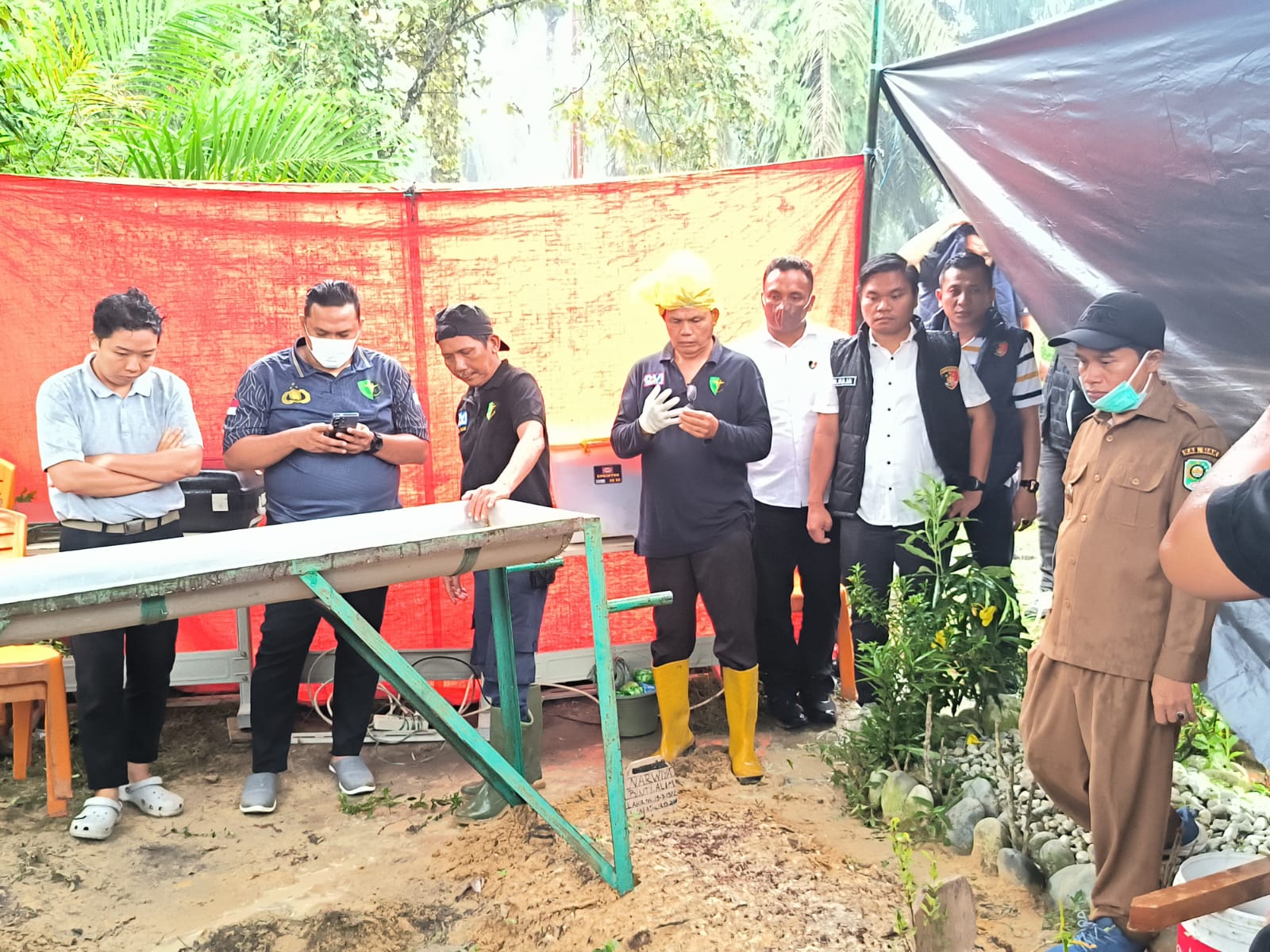 Ibu Tiri Jadi Tersangka, Polisi Bongkar Makam Bocah Korban Kekerasan di Siak
