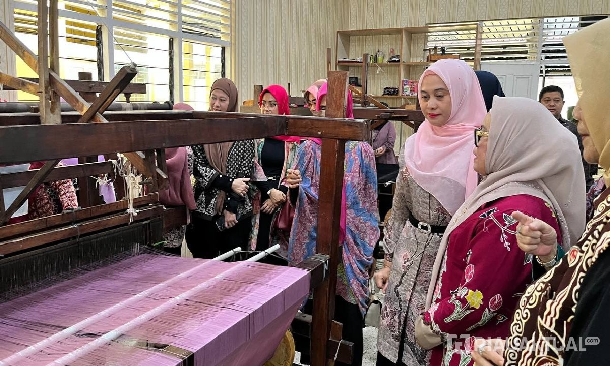 Komitmen Bersama Dekranasda dan DWP LLDIKTI Wilayah XVII, Kembangkan UMKM dan Ekonomi Kreatif