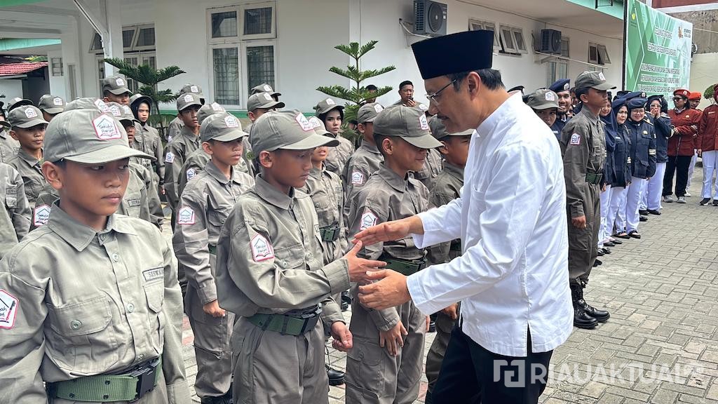 Gus Ipul Tegaskan Sekolah Rakyat Hanya untuk Keluarga Miskin, Tak Boleh Ada Titipan