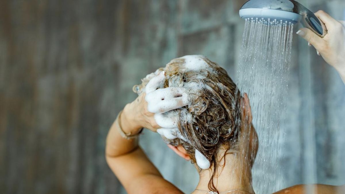 Studi Baru: Kantong Es dan Mandi Air Dingin Bisa Turunkan Berat Badan