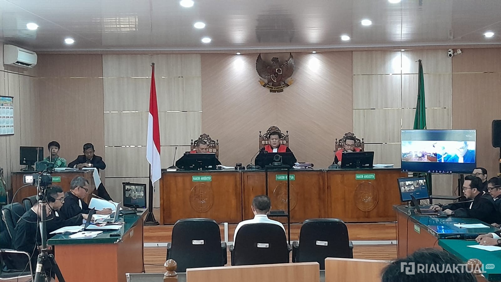 Abdul Wahid Jalani Pemeriksaan sebagai Terdakwa di Pengadilan Tipikor Pekanbaru