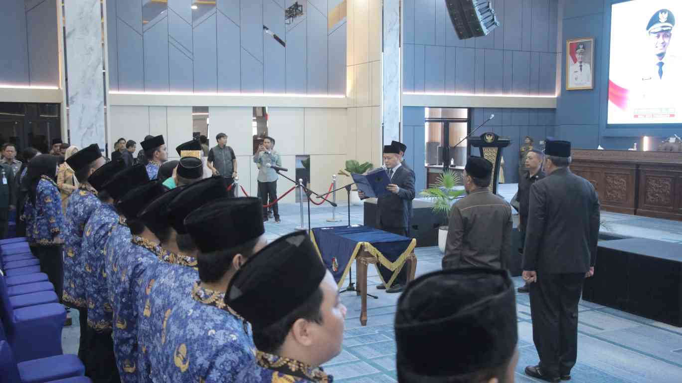 Wako Pekanbaru Lantik PNS Baru, Ingatkan Soal Pelayanan ke Masyarakat dan Loyalitas 