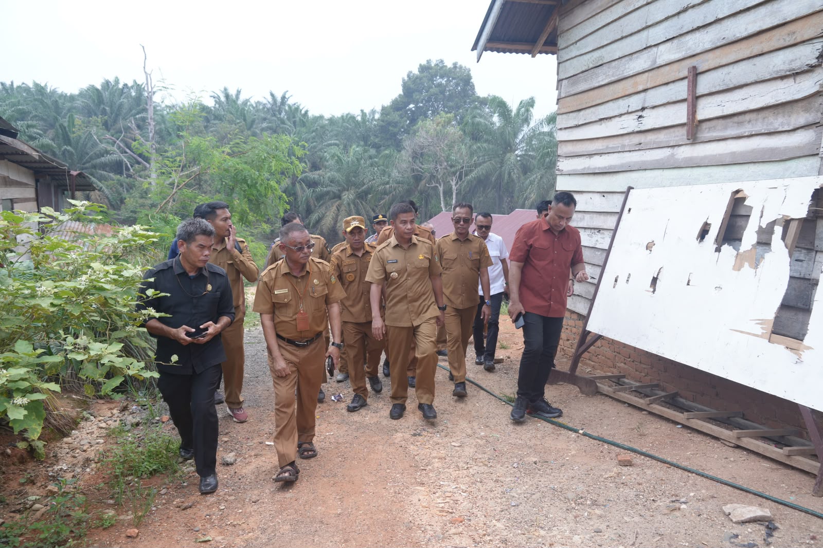Jemput Aspirasi hingga Pelosok, Bupati Kampar Tinjau Infrastruktur di Tapung Hulu