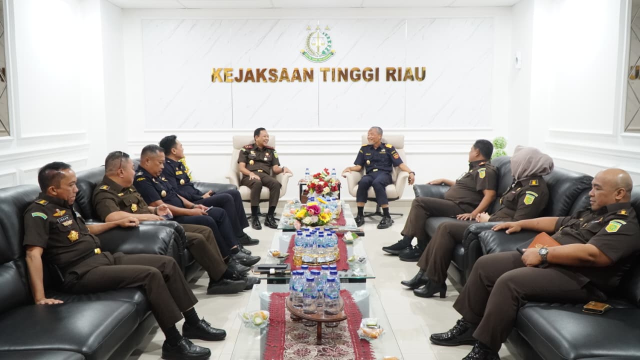 Penguatan Penegakan Hukum, Kajati Riau Terima Kunjungan Kanwil Bea Cukai