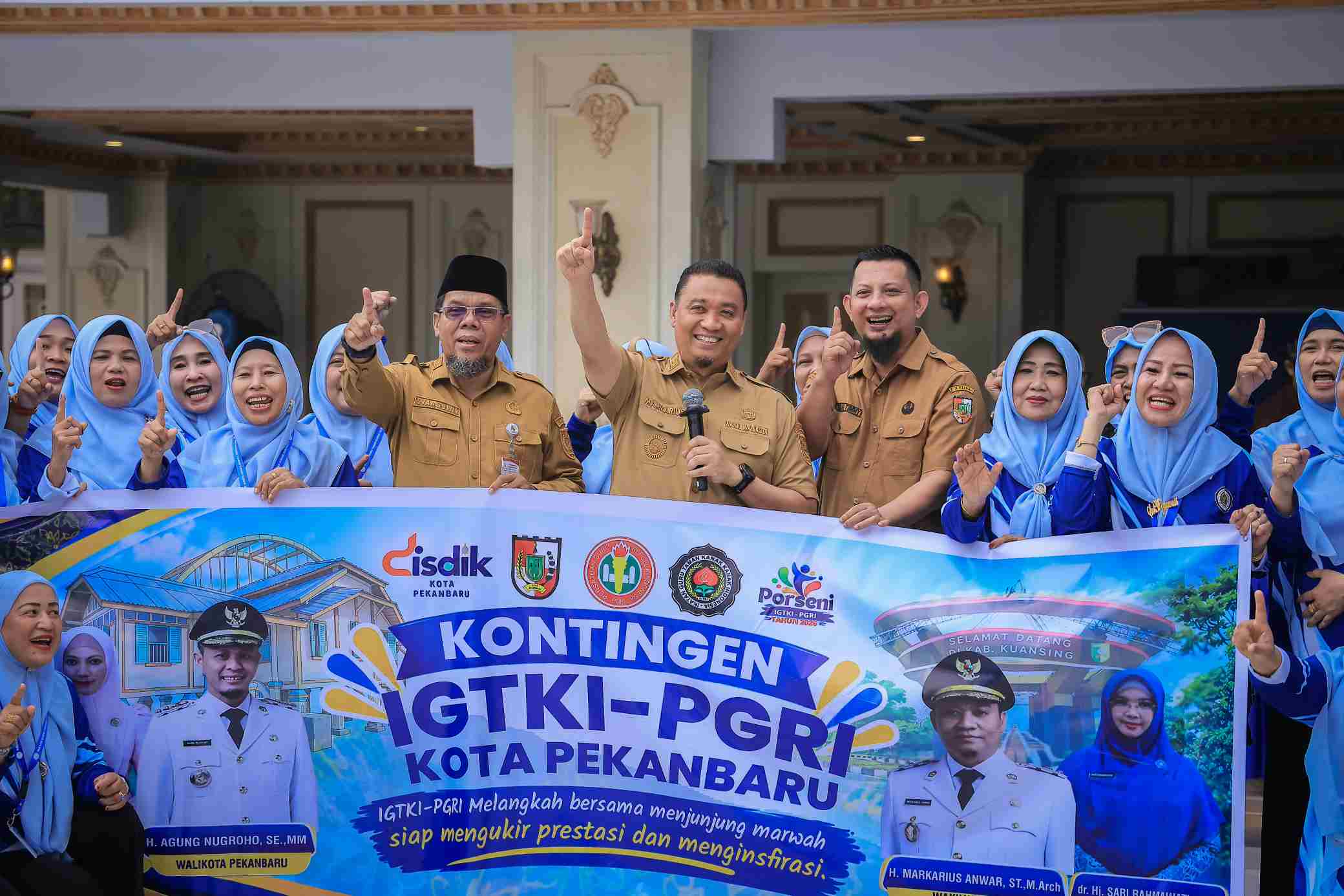Wawako Pekanbaru Lepas 65 Guru TK ke Porseni Riau, Targetkan Prestasi Membanggakan