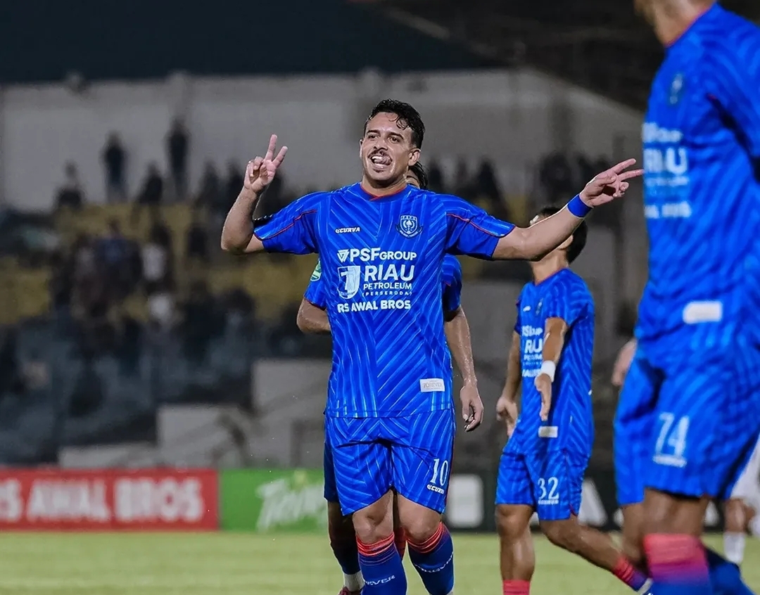 PSPS Pekanbaru Pesta Gol 4-2 atas Persekat Tegal, Gamaroni Hattrick 