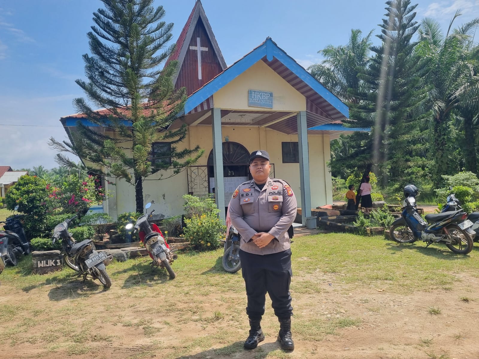 Polisi Amankan Ibadah Paskah di Bangko Pusako, Ratusan Jemaat Beribadah Khusyuk