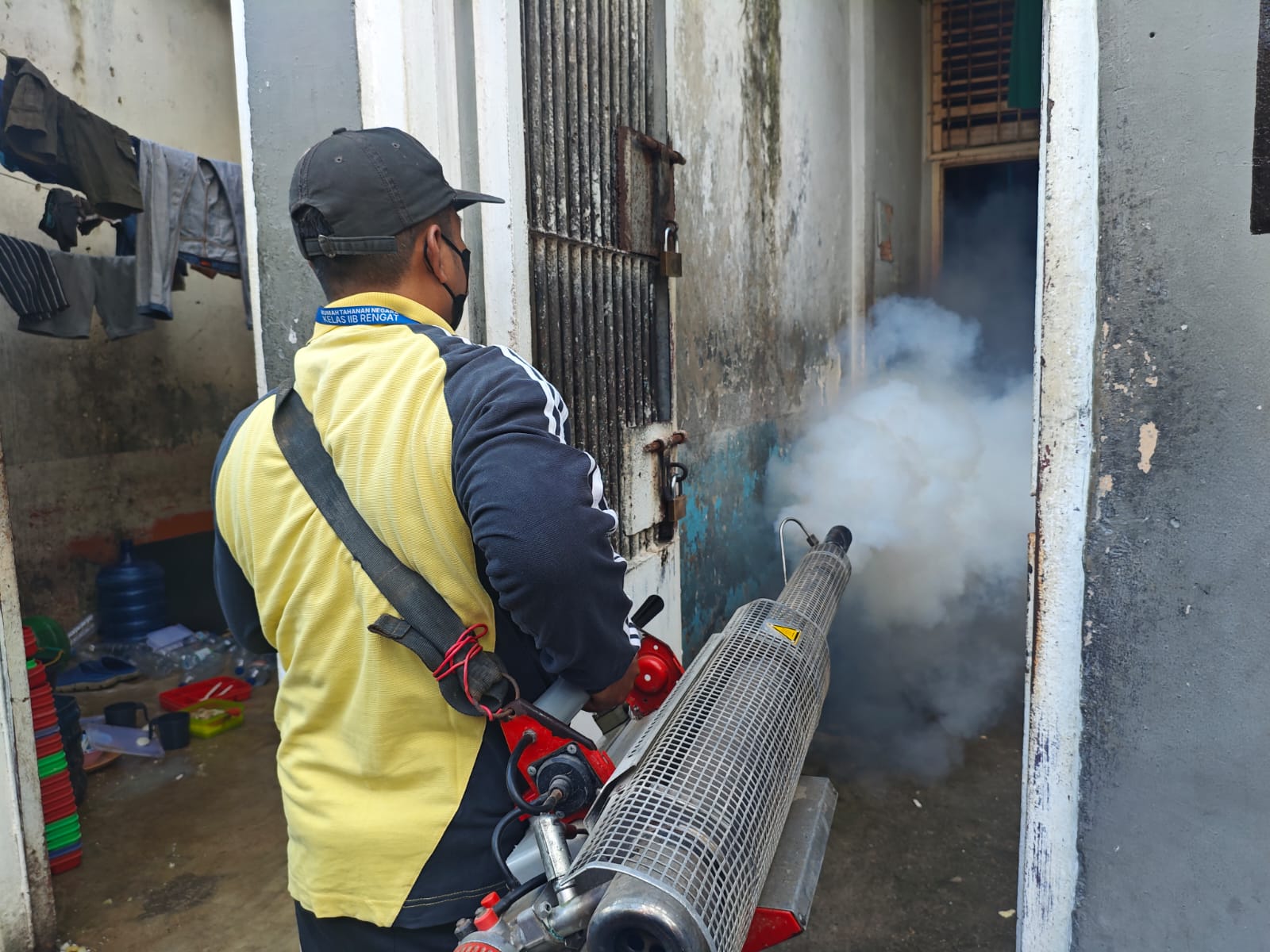 Cegah DBD dan Malaria, Rutan Rengat Lakukan Fogging Bersama Puskesmas