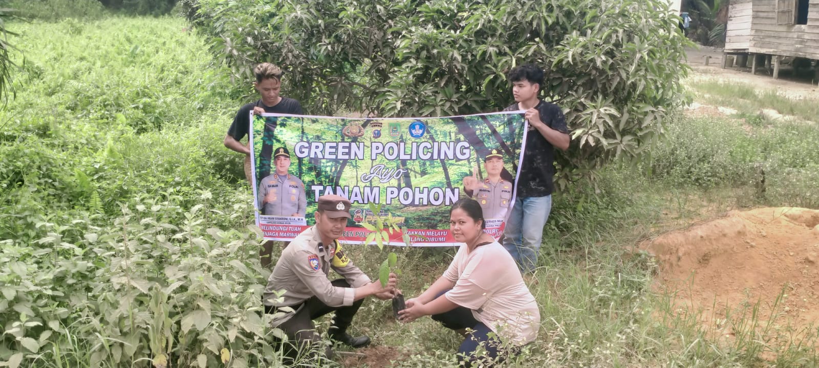 Green Policing, Polisi dan Warga di Rimba Melintang Jaga Alam dengan Tanam Bibit Rambutan dan Alpukat