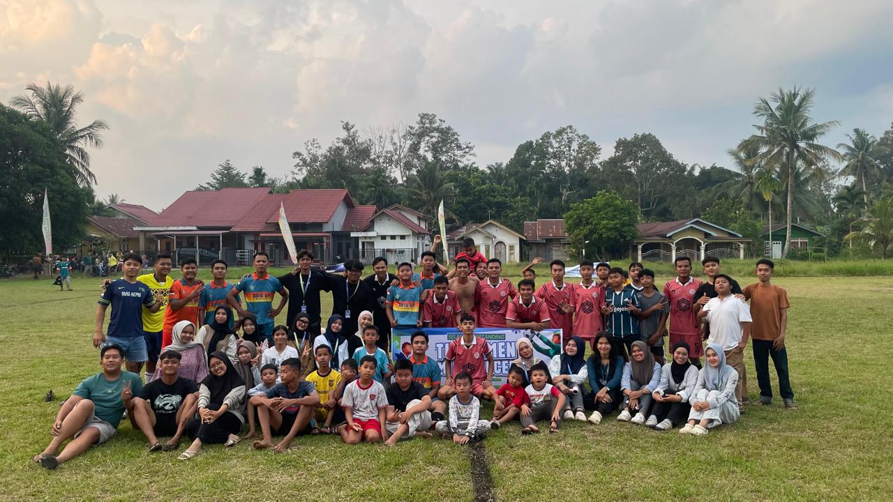 Mahasiswa Kukerta UNRI Gelar Turnamen Mini Soccer dan Bola Voli Putri, Pererat Kebersamaan Warga Kampung Pulau