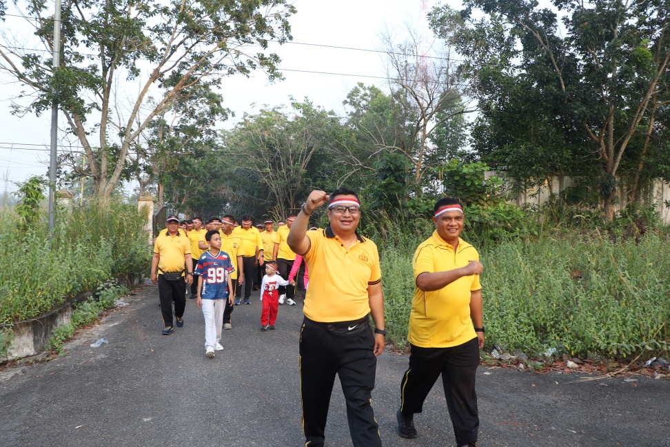 Polres Rohil Gelar Lomba 17-an, Ada Joget Balon hingga Bapak-bapak Dandan