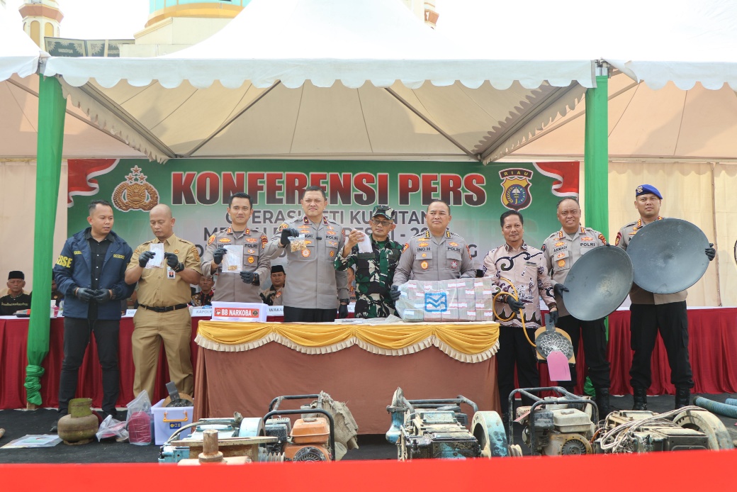 Polda Riau Musnahkan 525 Rakit PETI di Kuansing, 17 Tersangka Diamankan