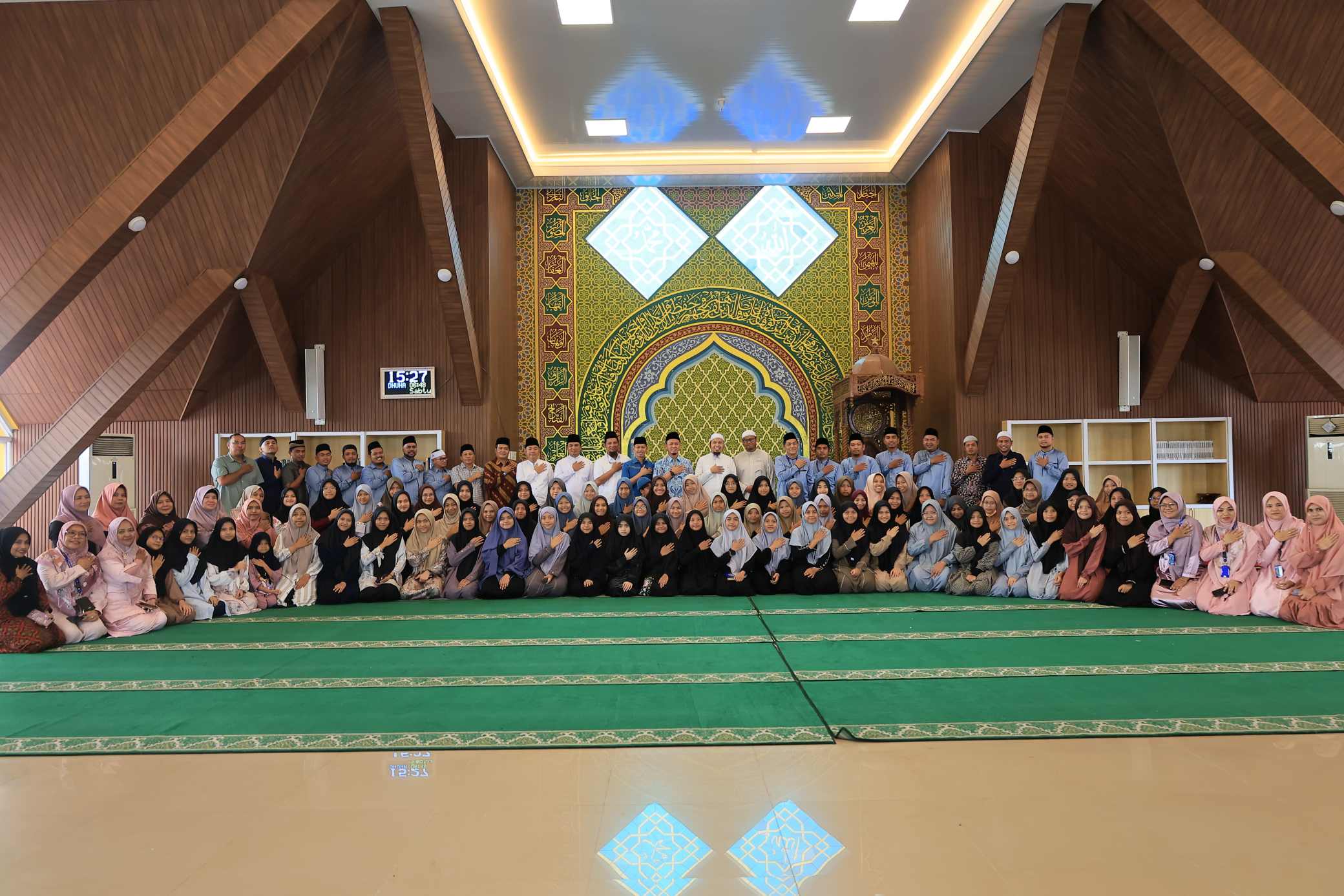 Serap Kebutuhan Pendidikan, Wako Agung Sambangi SMP Madani Pekanbaru 