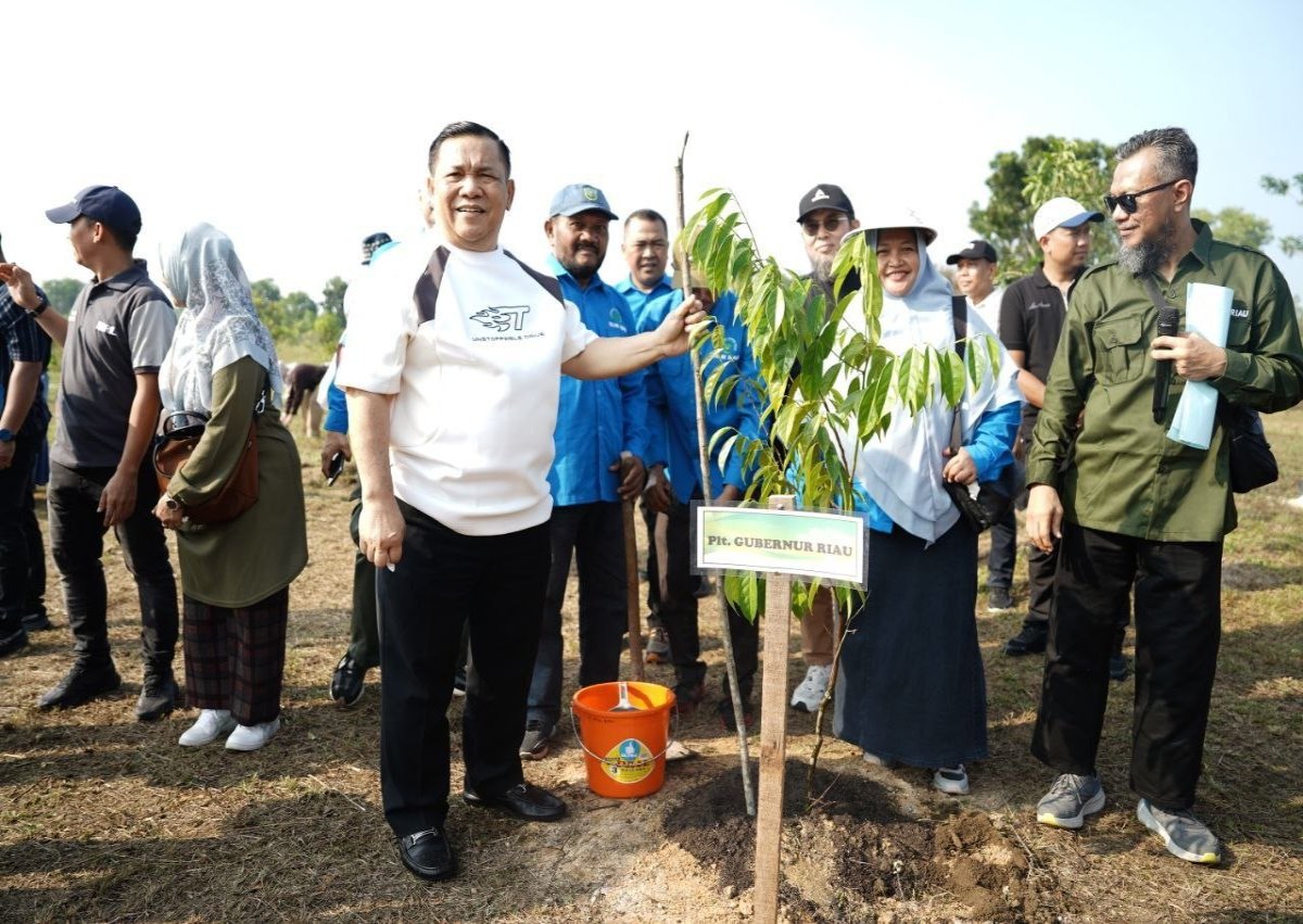 2.200 Bibit Pohon Bakal Ditanam di Kawasan Stadion Utama Riau