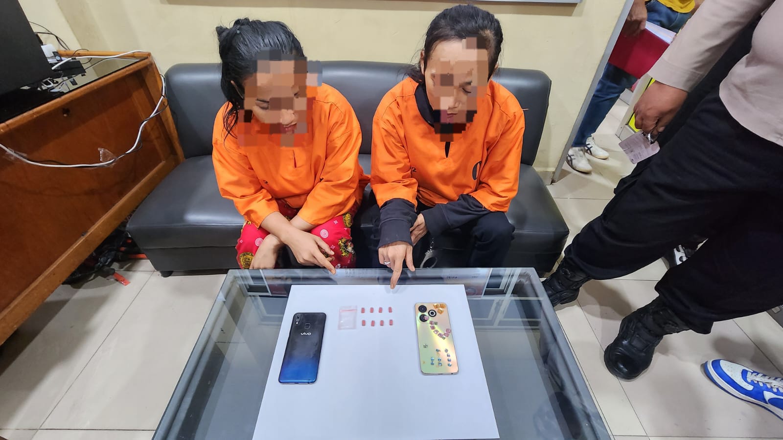 Dua Perempuan Diamankan Polisi di Dumai, 8 Pil Ekstasi Disita dari Kafe