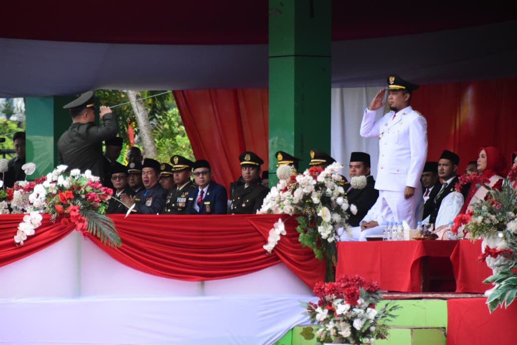 Detik-Detik Proklamasi di Inhu, Bupati Ade Agus Pimpin Upacara di RTH Rengat