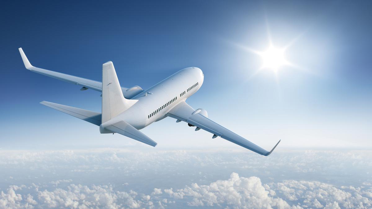 Geger! Penumpang Telanjang di Pesawat American Airlines