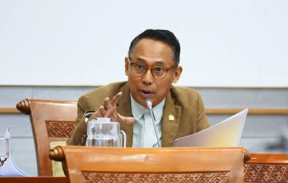 DPR Minta Pemerintah Tak Defensif Sikapi Protes Asap Karhutla dari Negara Tetangga
