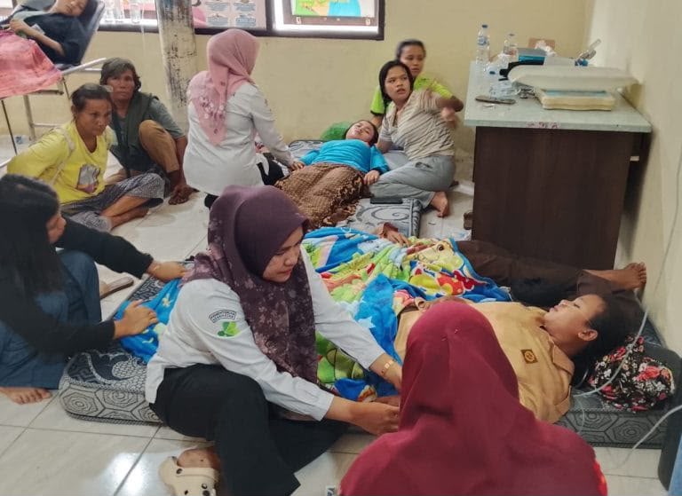 81 Pelajar SMKN 1 Tapung Hulu di Kampar Diduga Keracunan Usai Santap MBG