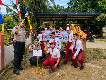 Green Policing Masuk SDN 016 Simpang Poros Rohil, Polsek Rimba Melintang Tanam 2 Pohon