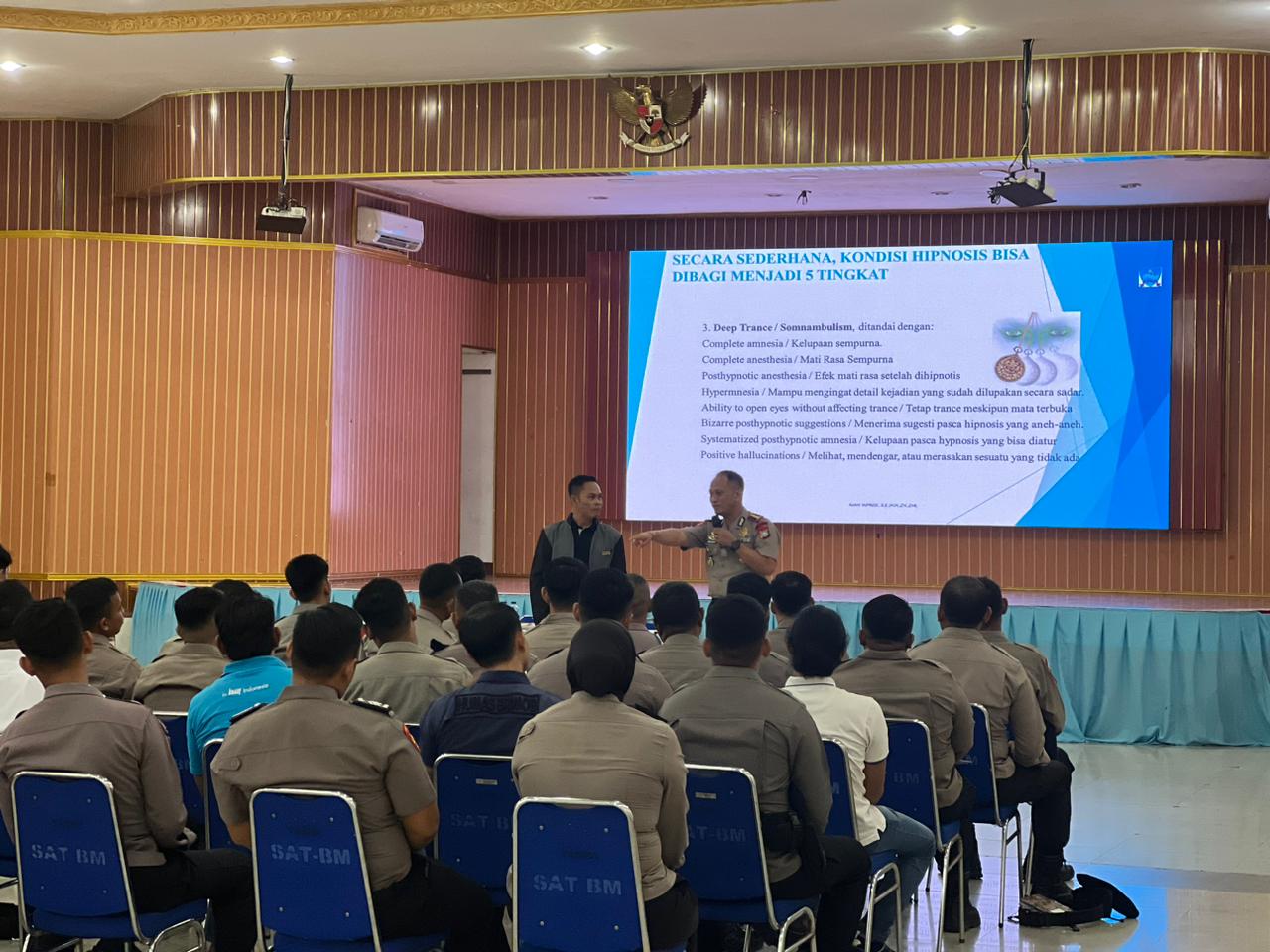 Tingkatkan Mental Personel, Brimob Polda Riau Gelar Pelatihan Hipnoterapi