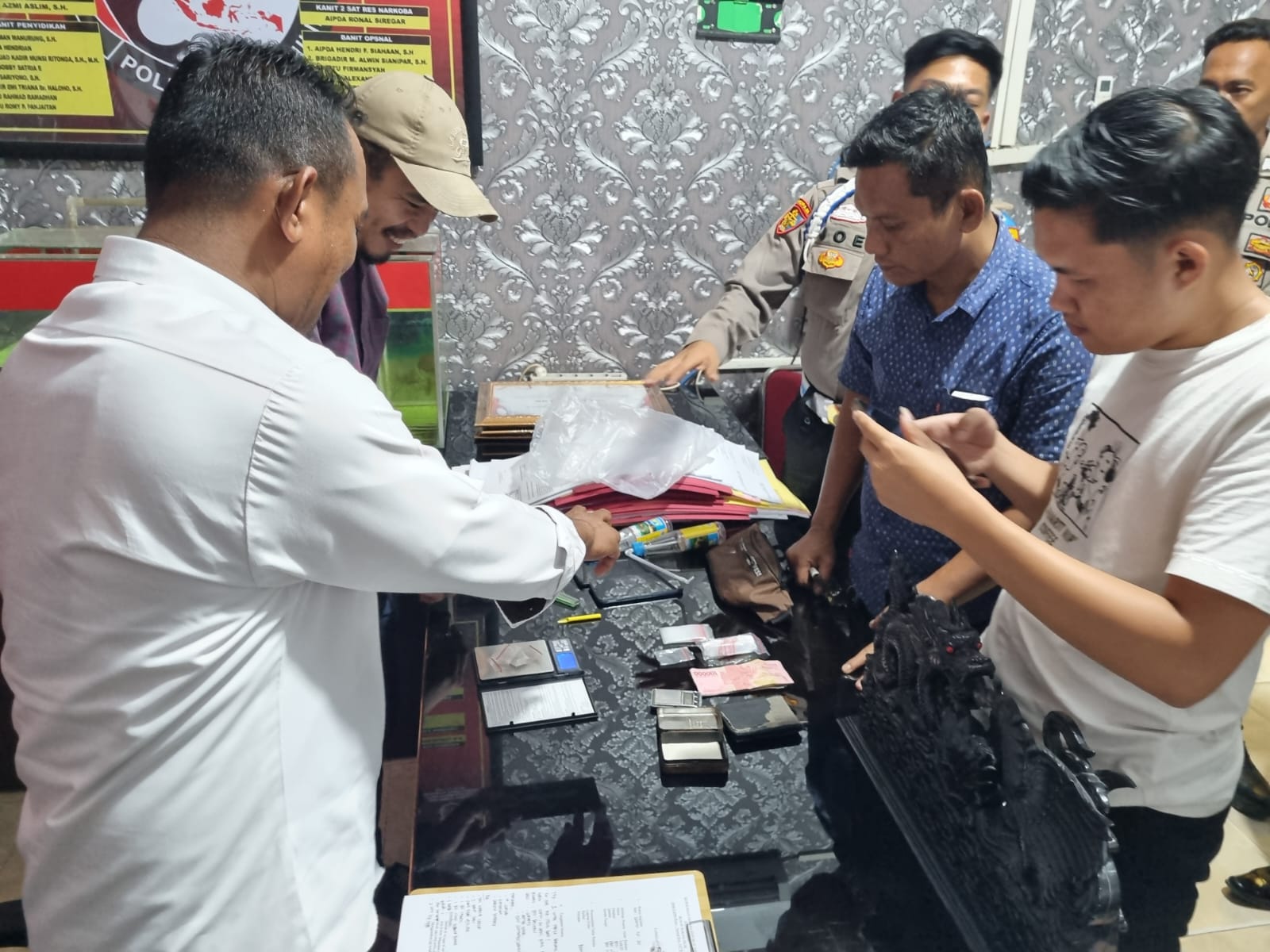 3 Pria Diciduk saat Pesta Sabu di Rohil, Polisi Sita 2,7 Gram Barang Bukti
