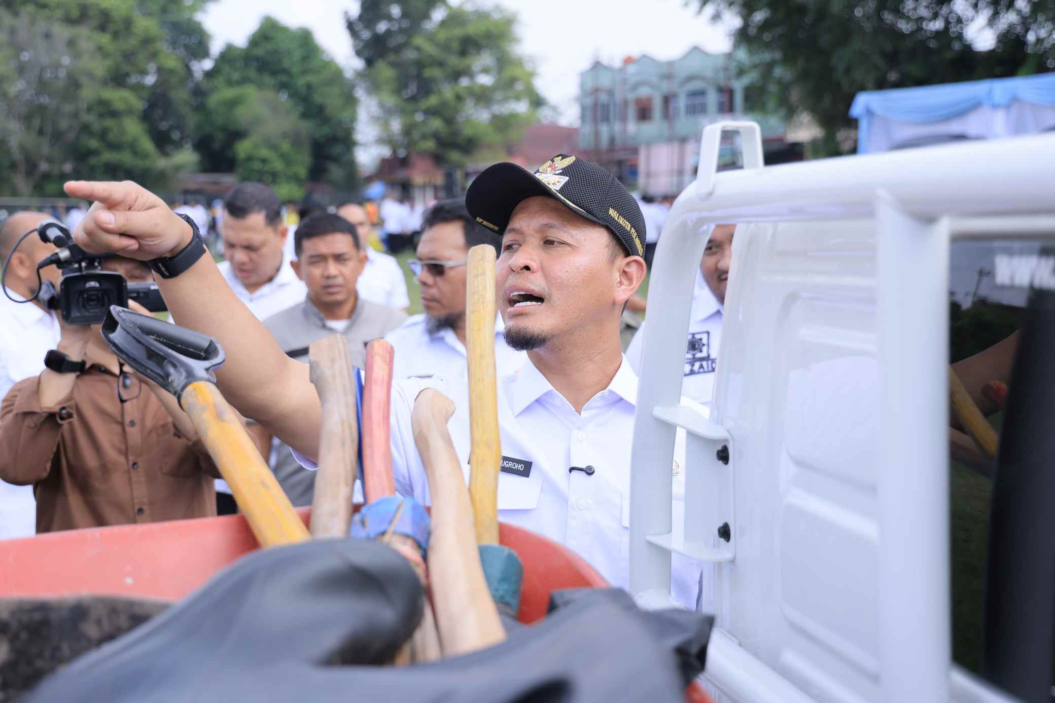Atasi Persoalan Infrastruktur yang Mendesak, Wako Pekanbaru Tanam Petugas OP di Setiap Kecamatan 