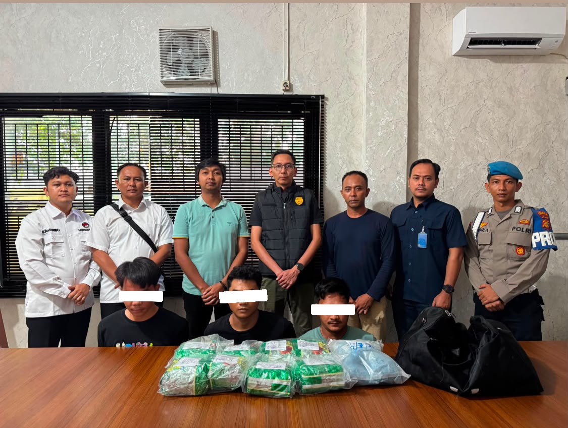Tiga Pengedar Narkoba Dibekuk, Polisi Sita 8 Paket Besar Sabu dan Ekstasi di Bengkalis