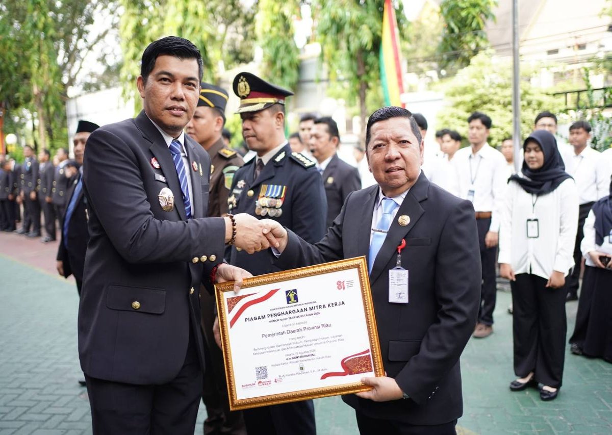 Pemprov Riau Raih 2 Penghargaan dari Kemenkum RI
