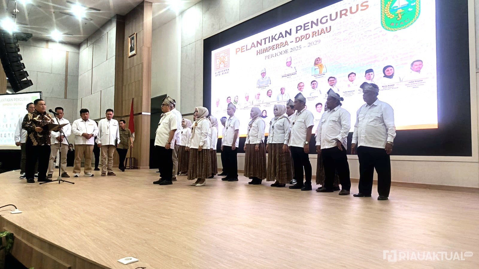 Plt Gubernur Riau Lantik Pengurus DPD HIMPERRA Riau 2025–2029, Siap Perkuat Program 3 Juta Rumah