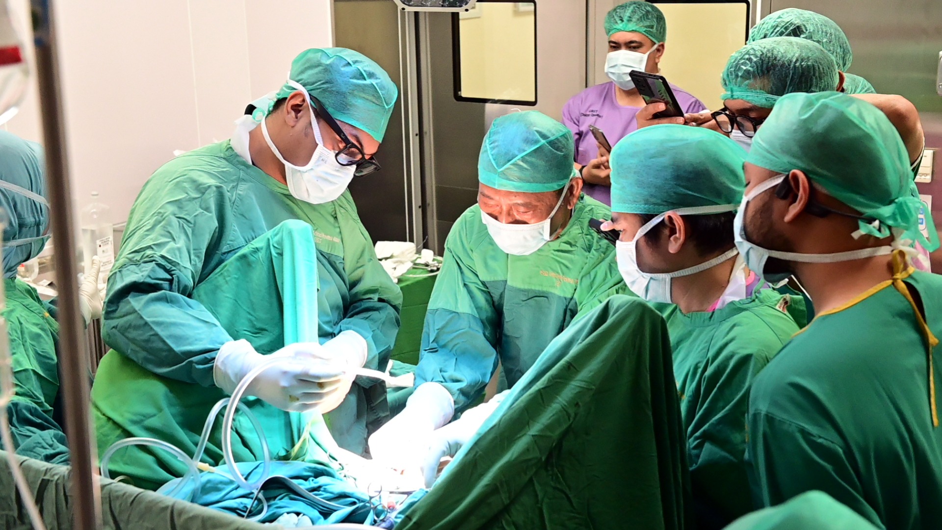 Kasus ke-38 di Dunia, RSUD Arifin Achmad Tangani Pasien Haid Lewat Saluran Urin