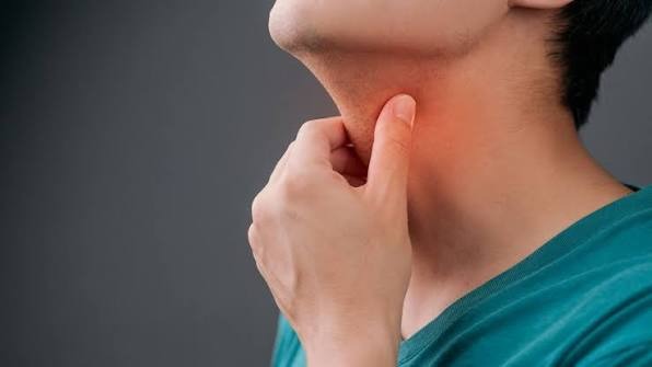 Radang Tenggorokan Tak Kunjung Sembuh? Coba Konsumsi Lima Makanan Ini