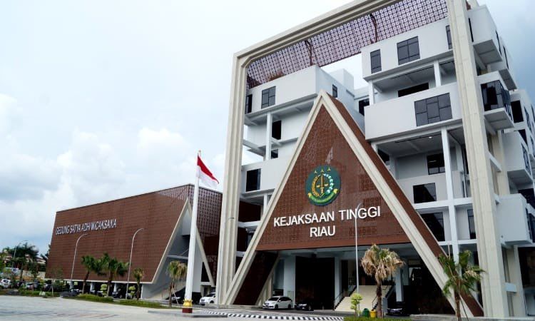 Kejati Riau Geledah Dinas Pendidikan Rohil, Sita Dokumen Proyek Sekolah