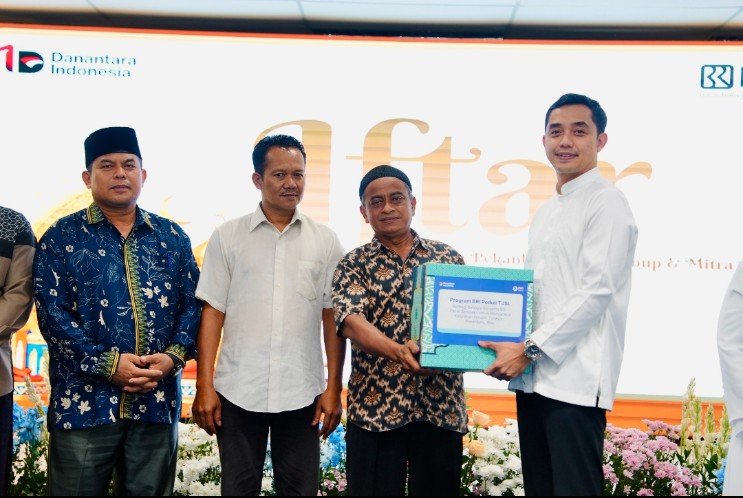 BRI Region 2 Pekanbaru Berbagi Kebahagiaan 100 Anak LKSA AL Anshor dan Masyarakat Tenayan